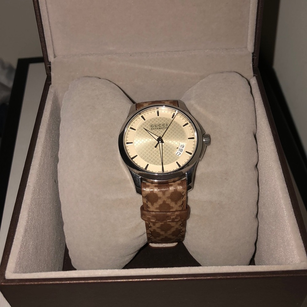 Men’s Gucci watch